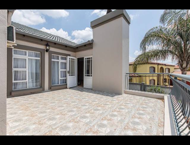 5 BEDROOM HOUSE FOR SALE IN RUIMSIG
